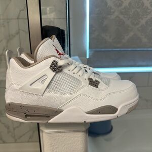 White Oreo Jordan 4’s